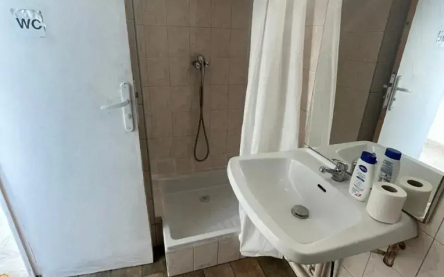 Montpellier : Jolie Studio Tres Calme (Adults Only)