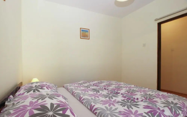 Apartment 949