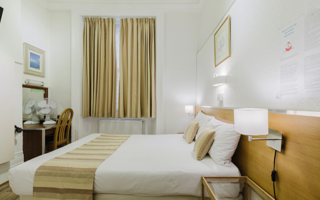 Falcon Hotel