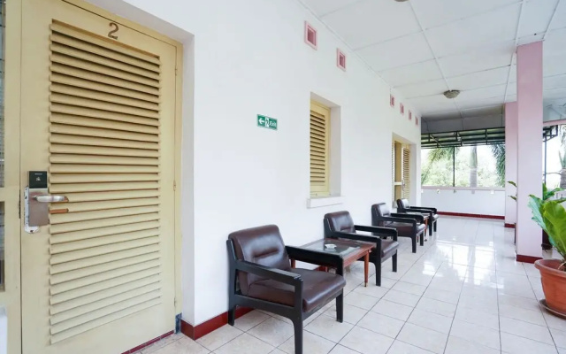 OYO 1346 Sinergi Hotel Gresik