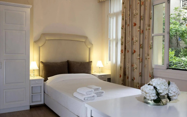 Gatto Perso Luxury Apartments