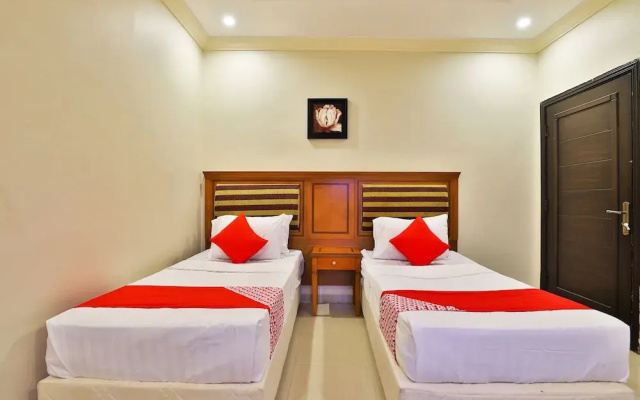 OYO 161 Middle East Suite