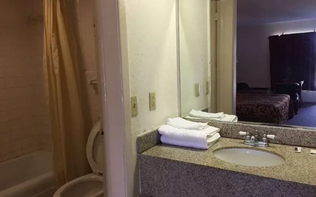 Ashburn Inn & RV Park