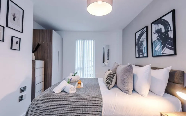 NEW Stunning 2 Bed Flat in Manchester Sleeps 4
