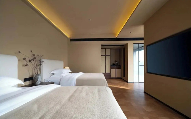 Fenghuang Border Town Mountain Homestay