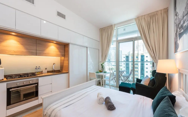 Marina view Spacious studio Newly decorated Dubai Apartments