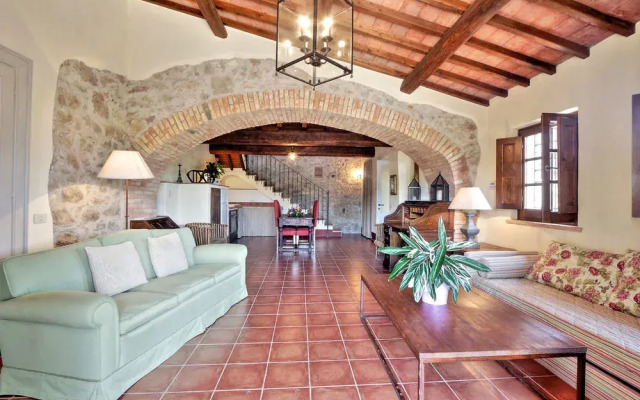 Trianon Country Residence