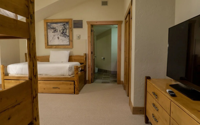 Four Bedroom Penthouse in Canyons Village by RedAwning