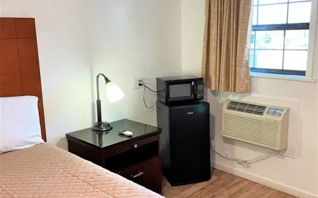 Budget Inn Giddings by Mukhi Hotels