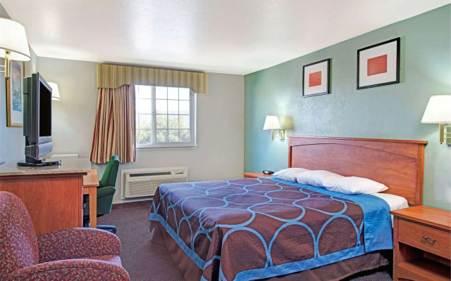 Super 8 by Wyndham Sacramento/Florin Rd