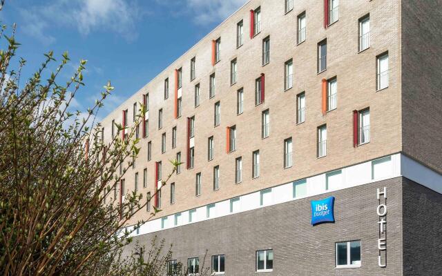 Отель ibis budget Brugge Centrum Station Бельгия, Брюгге - 2 отзыва об отеле, цены и фото номеров - забронировать отель ibis budget Brugge Centrum Station онлайн вид на фасад