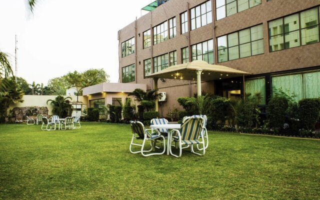 Hotel Country Inn in Karachi, Pakistan from 51$, photos, reviews - zenhotels.com