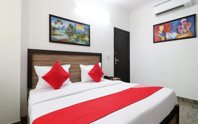 OYO 49750 Surya Inn