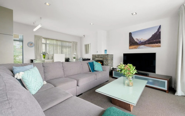 89/5a Tui Heights