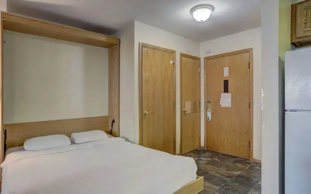 River Mtn Lodge W103
