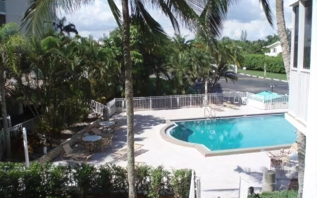 Bonita Beach & Tennis 2706 - Studio Condo