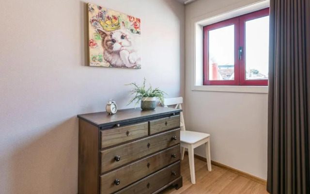 GuestReady - Crayon Walls Balcony