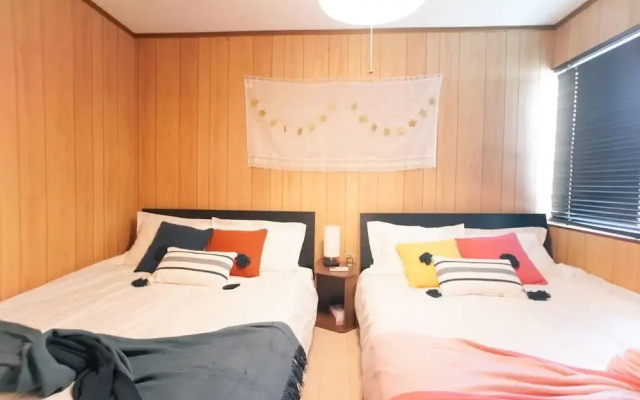 Tsurumibashi House