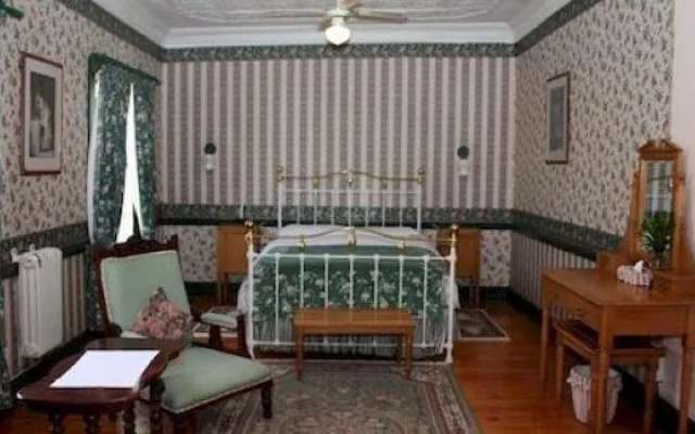 The Royal Hotel