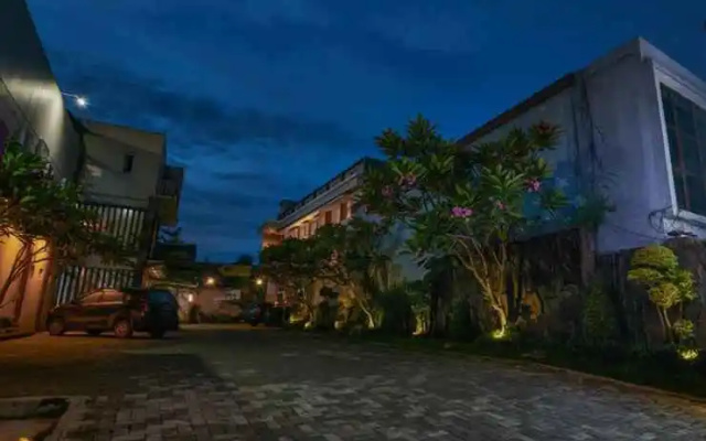 Grand Aularis Hotel