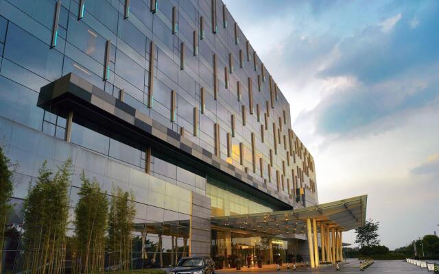 Отель Crowne Plaza Guangzhou Huadu вид на фасад