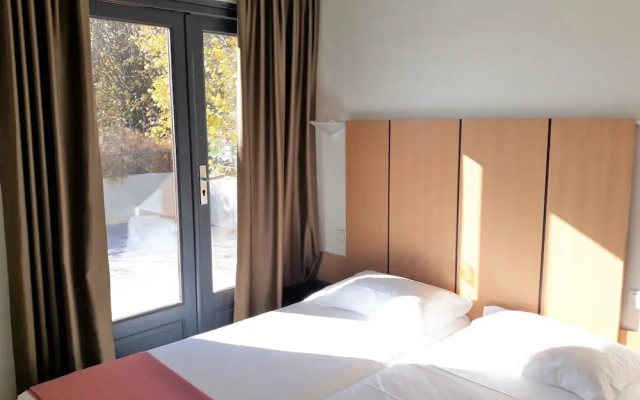 Hotel Eza Vista