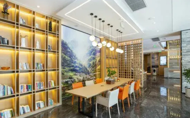 Atour Hotel (Lhasa Wanda Plaza Municipal Government Branch)