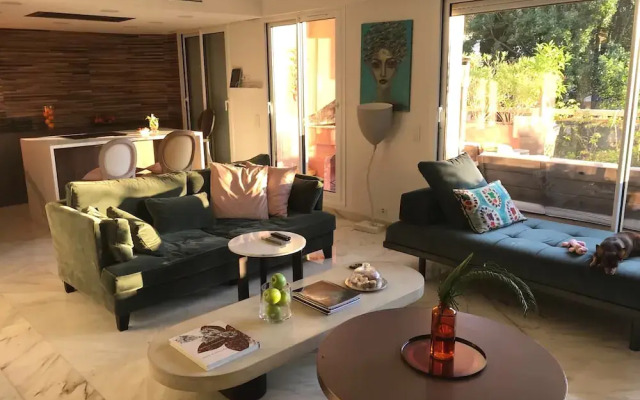Duplex Design avec 300 m de terrasse