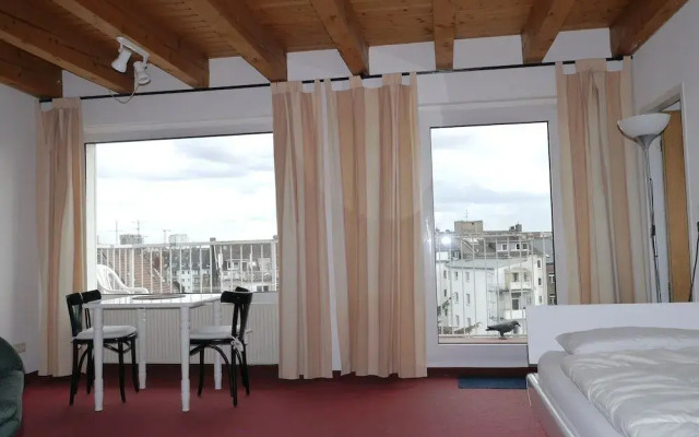 Tolstov-Hotels Big Room Apartment