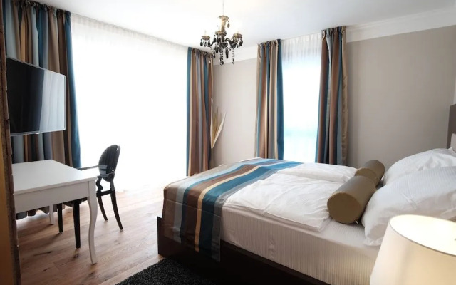 Rooms ''N''