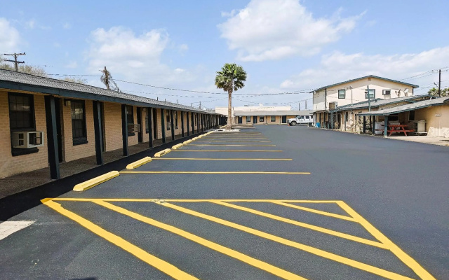 Economy Inn Kingsville By OYO