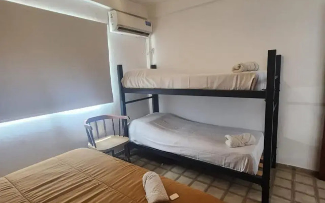 El Chabot Hostel