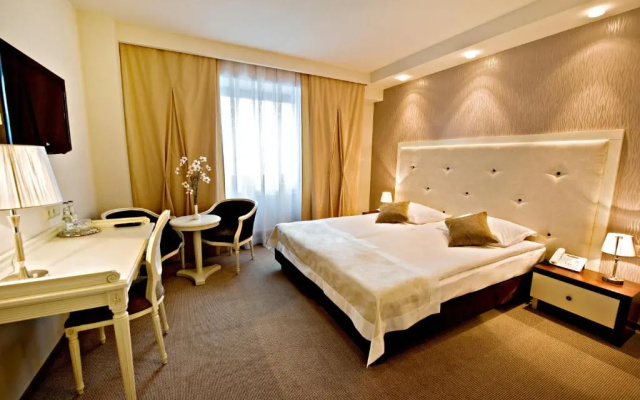 Hotel Prezydencki 4-Star