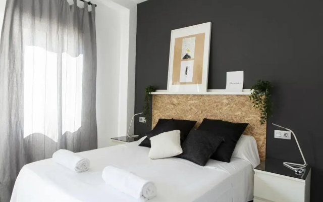 Stylish 2 Bedroom AC Wifi Terrace Attic in Valencia Center