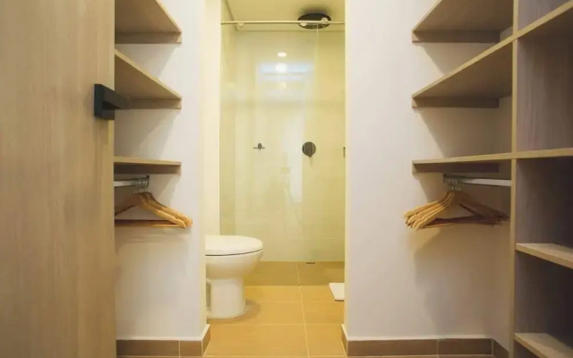 Cozy 3 BR in Laureles in Medellín