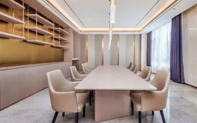 Lavande Hotel (Heqing Xinhua Branch)