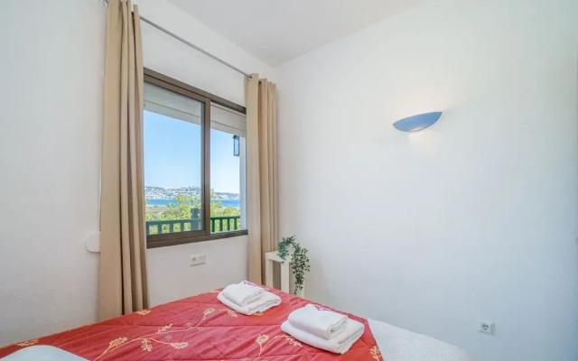 Sea & Mountain View Apartment