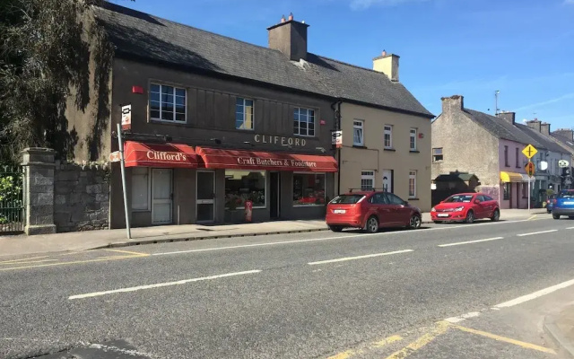 Castlemartyr Mews