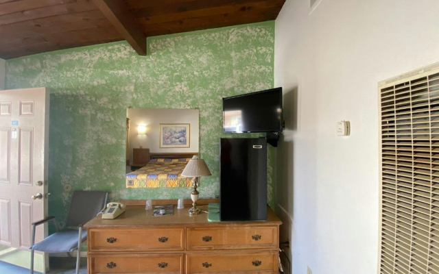 Santa Fe Motel Tehachapi by Hotel O