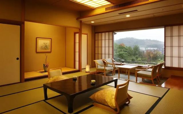 Tsukioka Onsen Shiratamanoyu Kahou