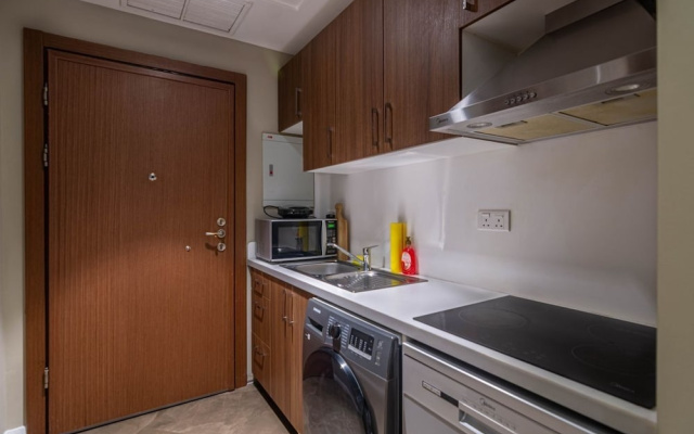 Peravi Suites at Pearl In The City