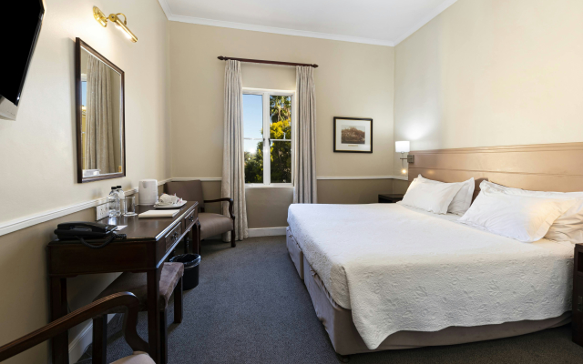 Queen’s Hotel by BON Hotels