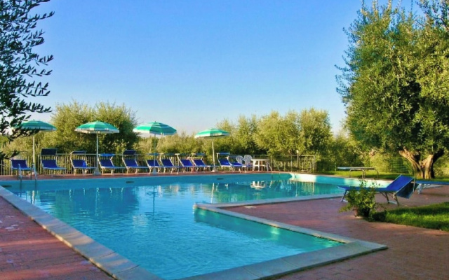 Willow apt With Shared Pool
