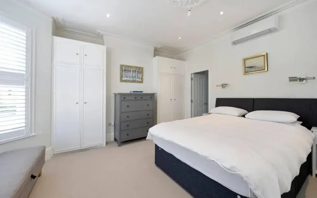 Spacious 4bed Home Battersea