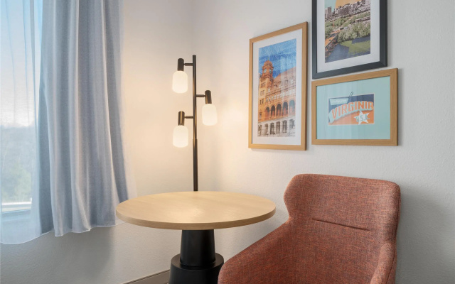 Hampton Inn by Hilton Richmond Chester