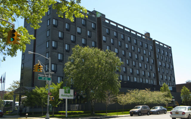 Отель Holiday Inn LaGuardia Airport США, Нью-Йорк - отзывы, цены и фото номеров - забронировать отель Holiday Inn LaGuardia Airport онлайн вид на фасад