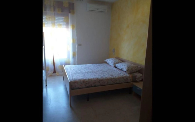 Room in B&B - Spacious Double Room by the sea