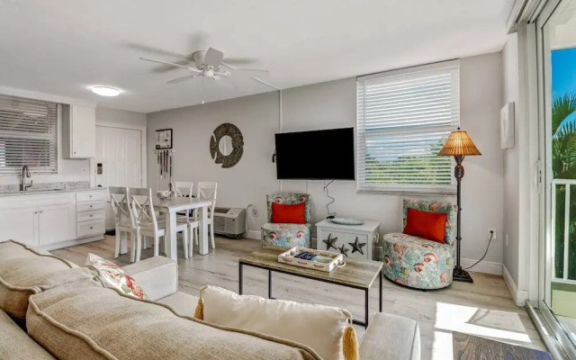 Beach & Tennis 2202