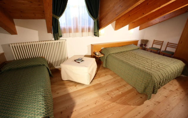 Hotel Garni Lago Nembia