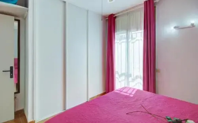 Apartamento con jardín y parking cerca del mar en Roses